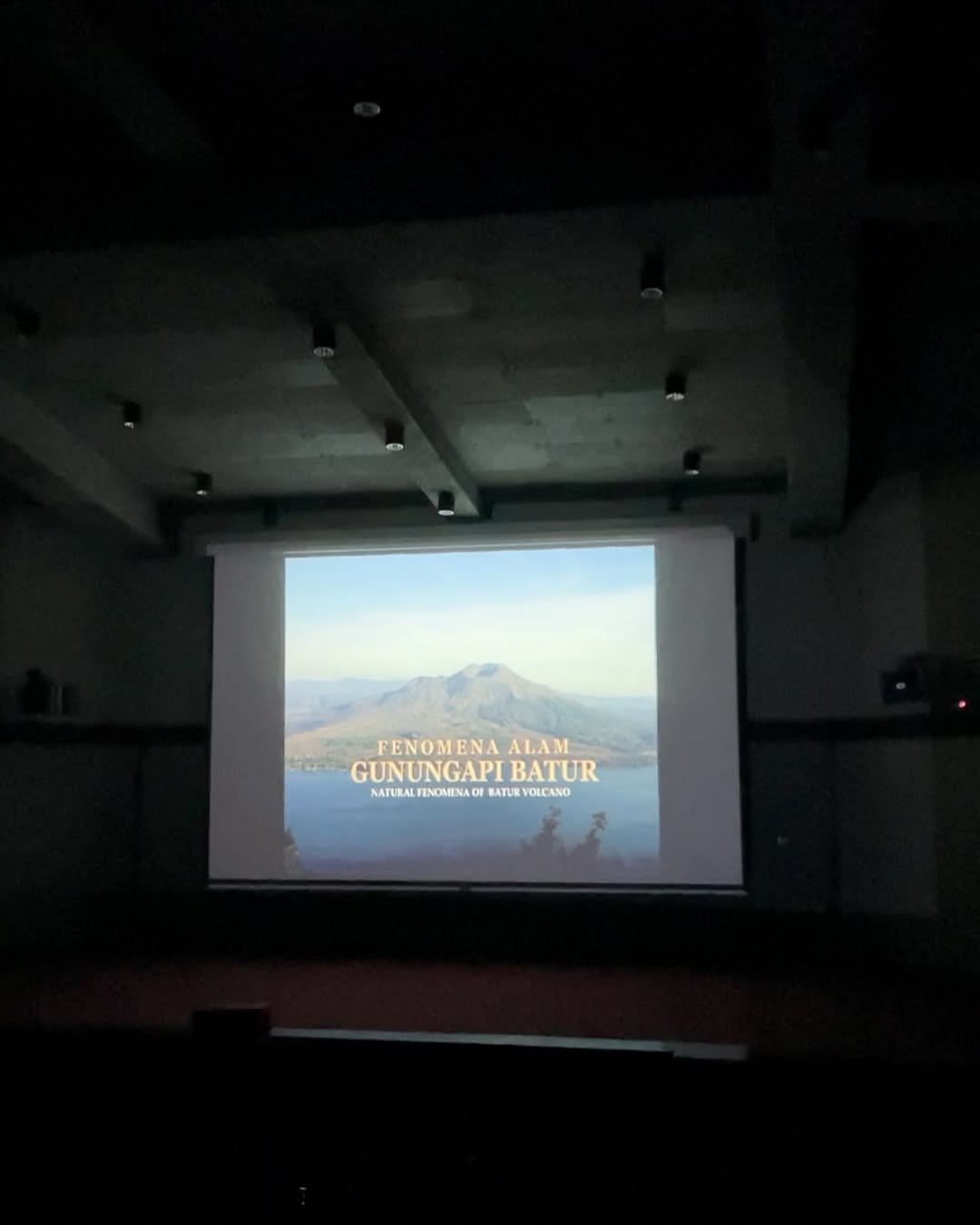 Rabu, 15 Oktober 2025PKBM Mirah Pemecutan Mandiri Mengadakan Kegiatan Outing Class ke Museum Geo (6)